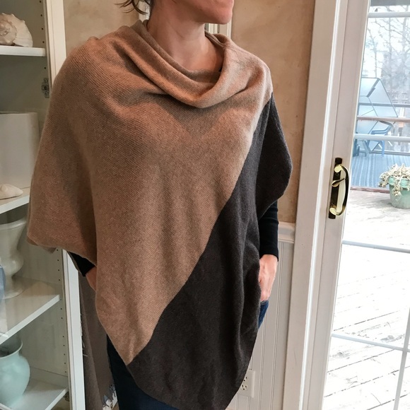 Celeste BrownTan Wool Cashmere Poncho Celeste BrownTan Wool Cashmere Poncho
